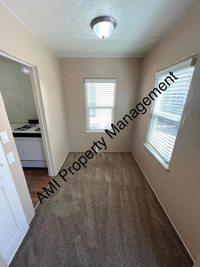 Building Photo - Cottage with Garage and $500 off First Mon...