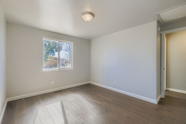 Building Photo - 529 Corte Amino