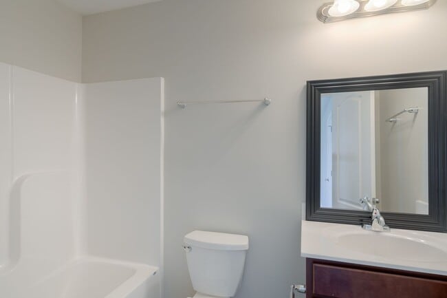 Building Photo - Available for immediate move in