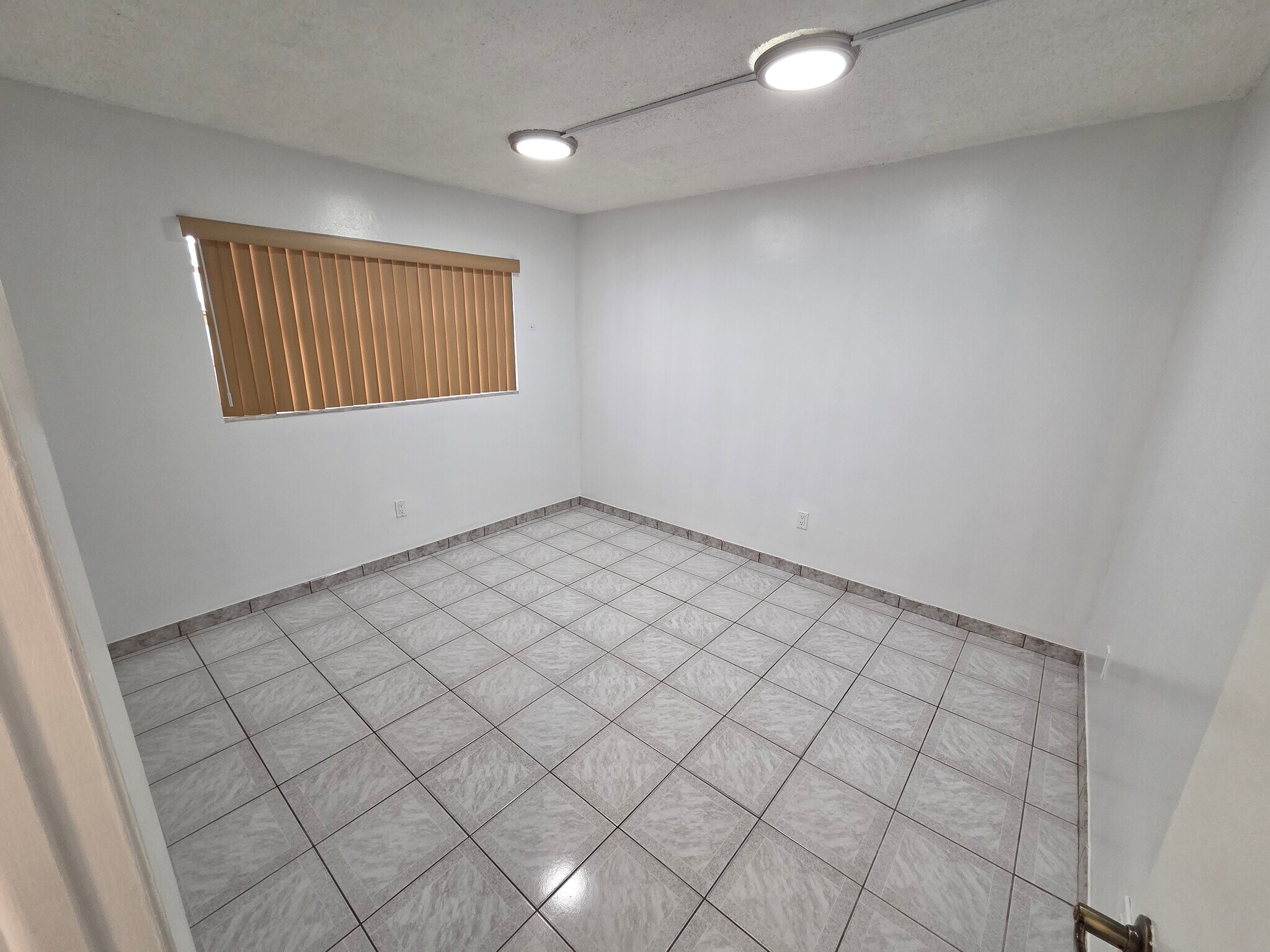 Building Photo - 6825 W Flagler St