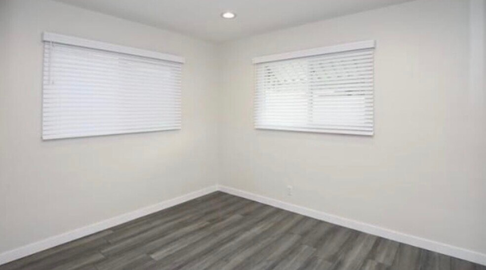 Building Photo - 10920 Mather Ave