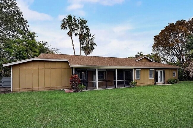 Building Photo - 14856 SW 105th Ct
