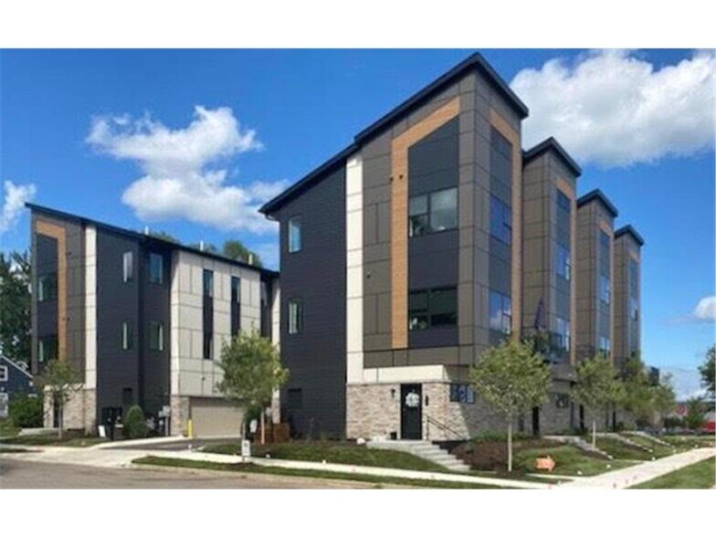 Building Photo - 6451 16th Ave S