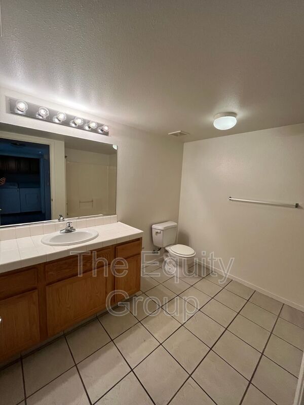 Building Photo - 2824 N Zachary St