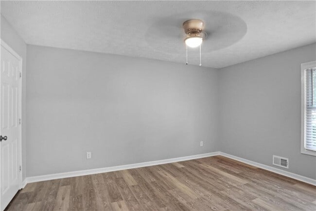 Building Photo - 4556 Coopers Creek Pl SE