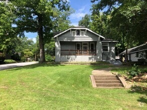 Building Photo - r1901