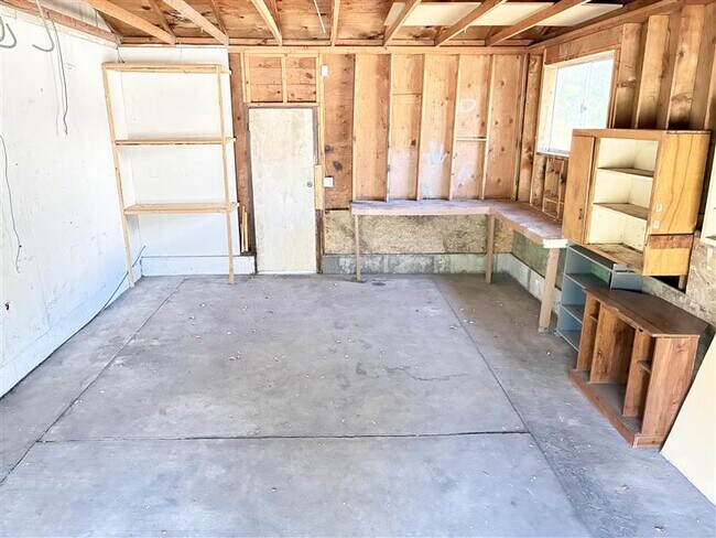 Building Photo - 631 N 120 E