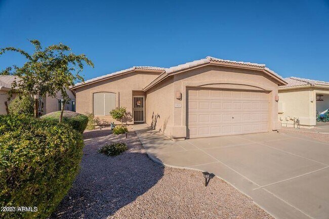 Primary Photo - 1402 E Cherry Hills Dr