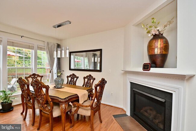 Building Photo - 8240 Gunston Commons Way