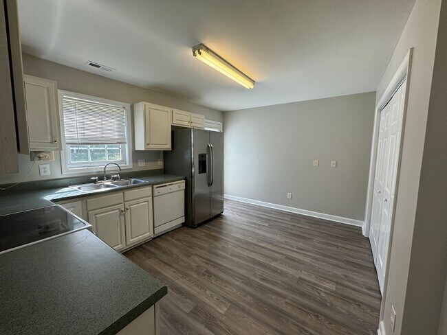 Building Photo - 4020 Salem Landing Drive