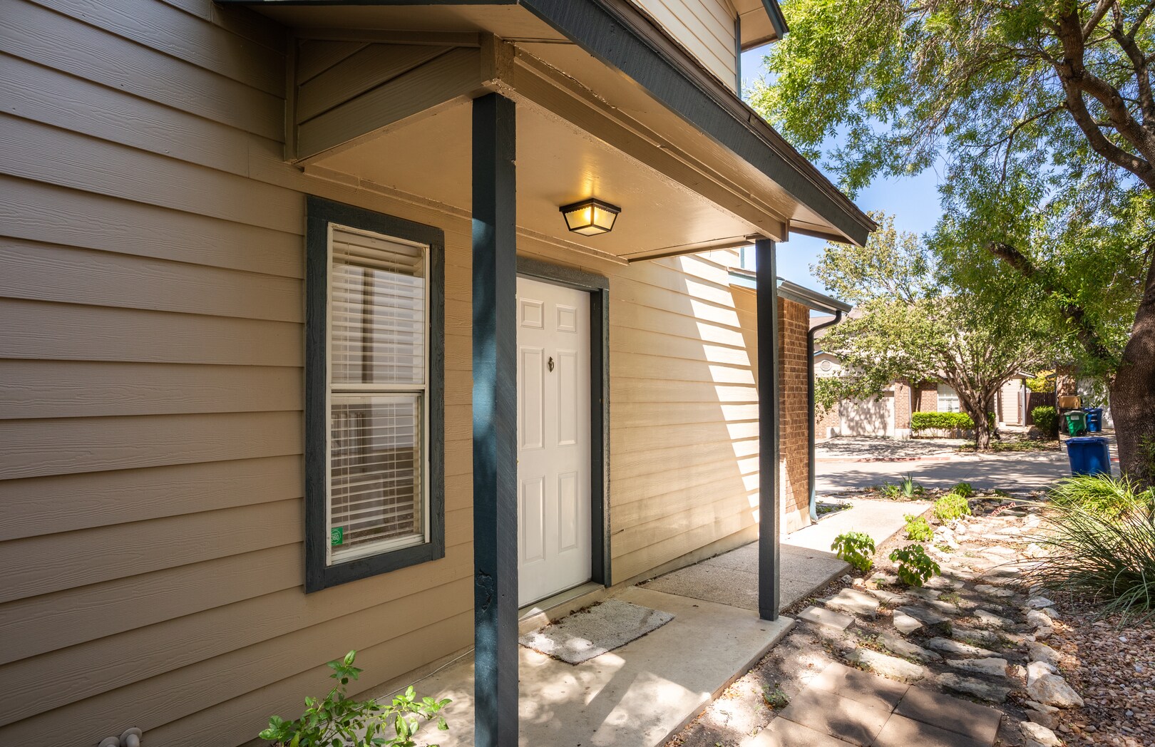 Building Photo - 6034 Gaelic