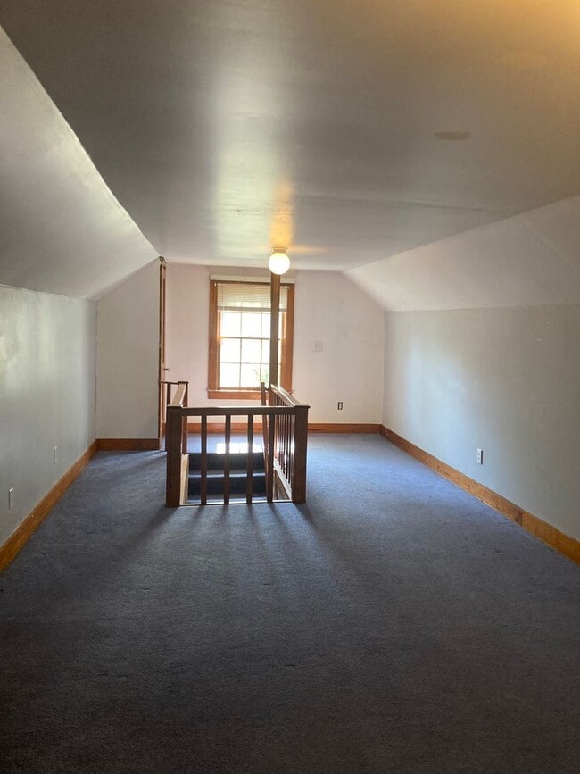 Building Photo - 307 Helm St