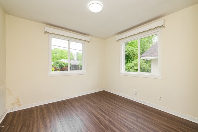 Building Photo - 132 Burgess Ave