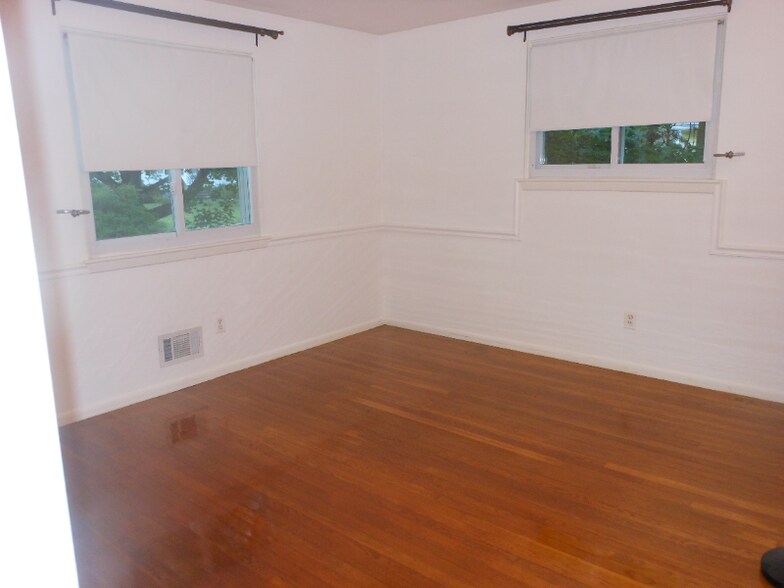 Building Photo - 14 Lyman Rd