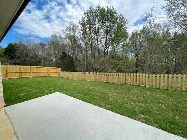 Building Photo - 1033 Stagecoach Bend