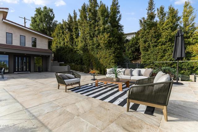 Building Photo - 12480 Viewcrest Rd