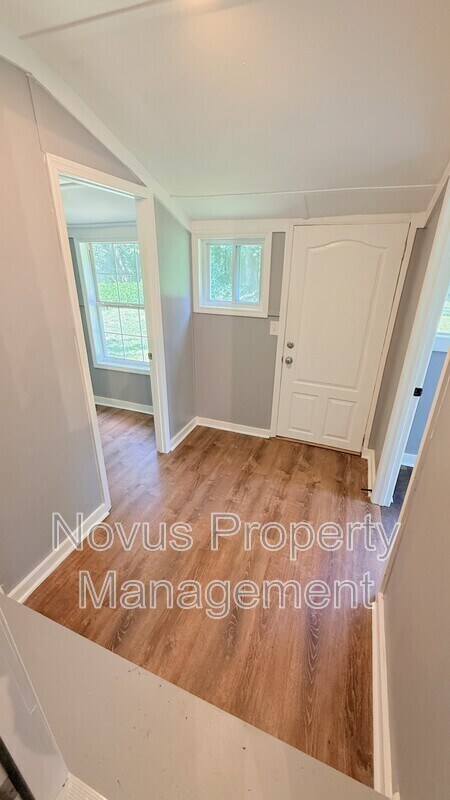 Building Photo - 223 Waddell St