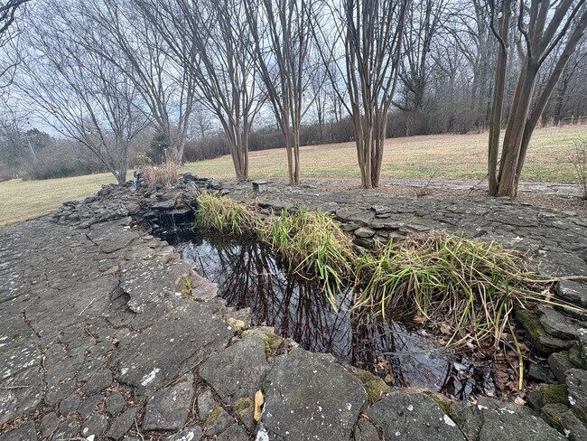 Building Photo - Charming Home Near Lakewood Golf & Country Club in Tullahoma...