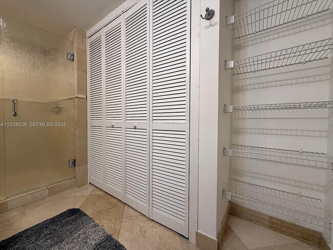 Building Photo - 16400 Collins Ave