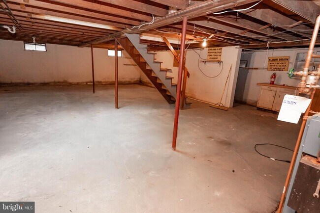 Building Photo - 912 Hilltown Pike