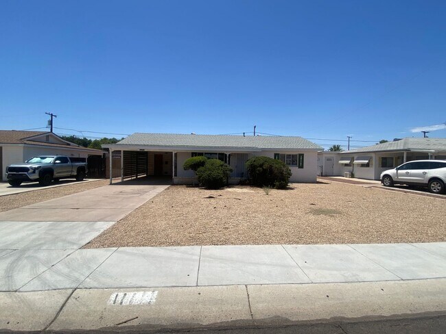 Building Photo - 2 Bedroom, 1 Bathroom in Youngtown