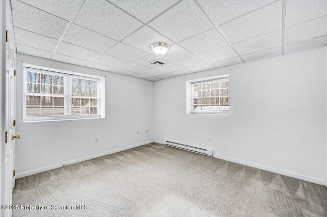 Building Photo - 28 Robin Ln