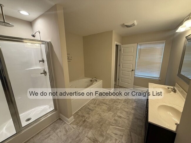 Building Photo - Carolina Lakes- Maplewood Drive