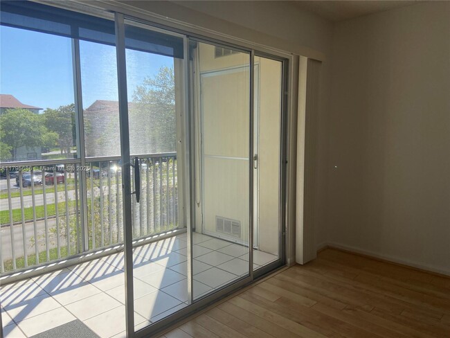 Building Photo - 1100 SW 128th Terrace