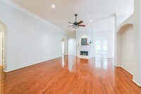 Building Photo - 14610 Farrawood Dr