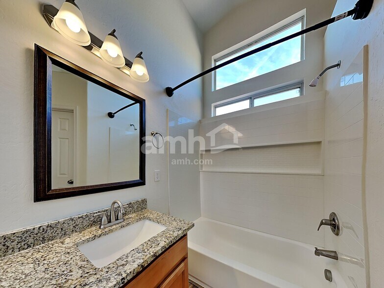 Building Photo - 22972 W Gardenia Dr