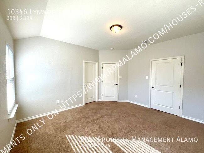 Building Photo - 10346 Lynwood Branch