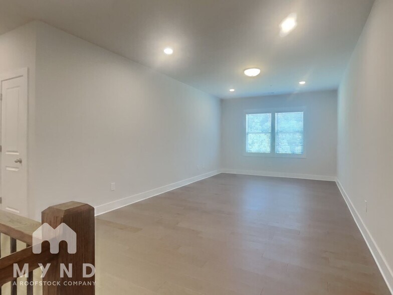 Building Photo - 1273 Windmill Pkwy