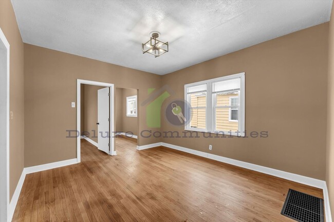 Building Photo - 655 High St SW