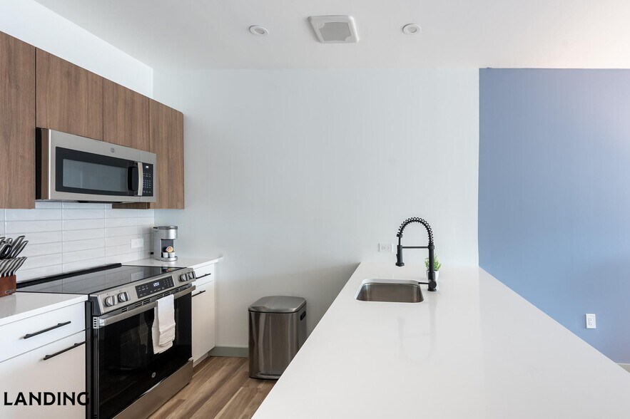 Building Photo - 39 Railroad Ave