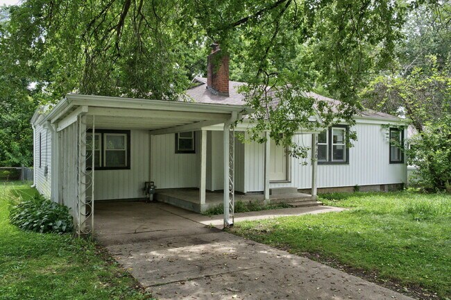 Building Photo - 1420 S Pickwick Ave