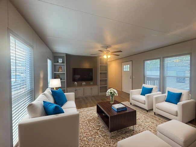 Building Photo - 210 Betty St