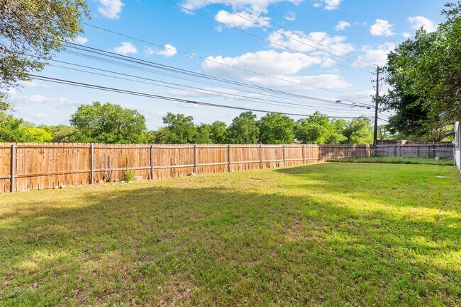 Building Photo - PM2-AUS7505 Saint Amant Pl