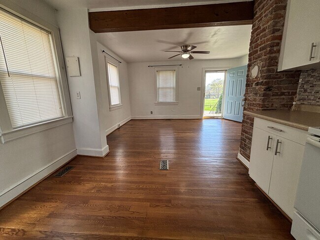 Building Photo - $500 OFF first months rent********950 Morgan Avenue -One Level Living with 2 bedrooms and 2 baths