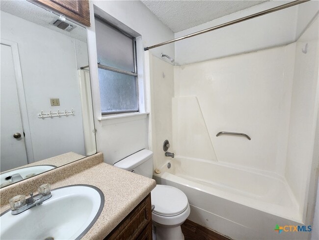 Building Photo - 317 Briarwood Dr