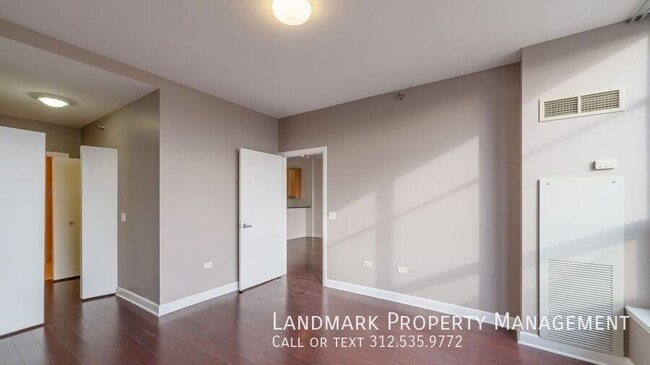 Building Photo - 1600 S Prairie Ave