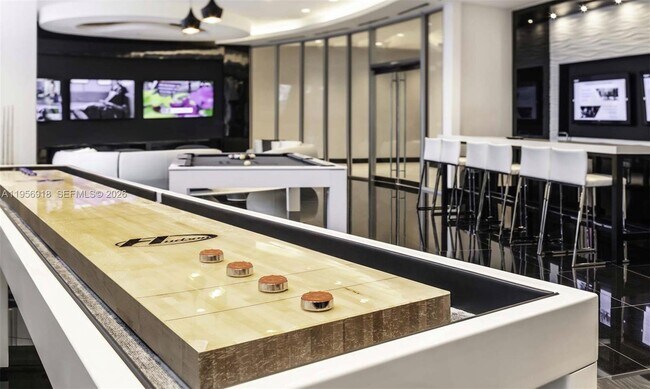 Building Photo - 851 NE 1st Ave