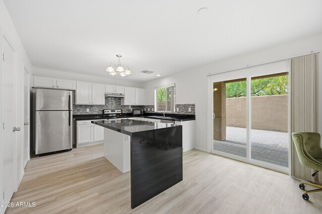 Building Photo - 21862 N 40th Pl