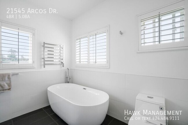 Building Photo - 21545 Arcos Dr