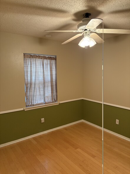 Building Photo - 206 Cedarcrest Dr