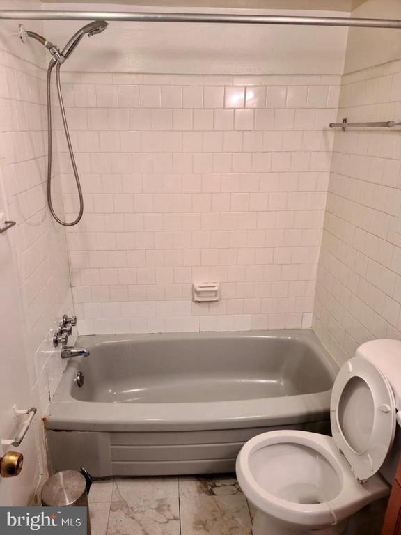 Building Photo - 1830 Metzerott Rd