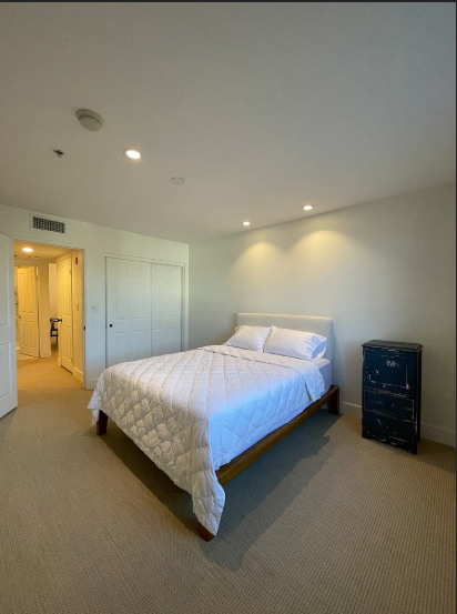 Building Photo - 4501 Cedros Ave