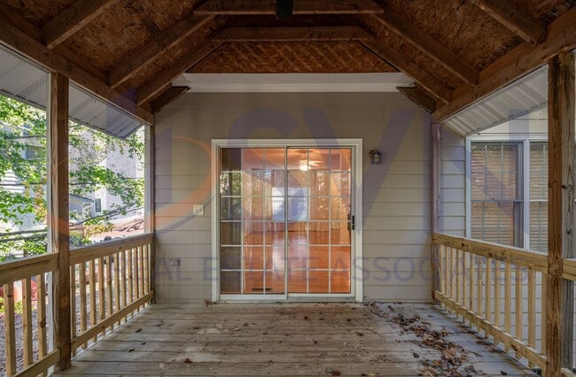 Building Photo - Beautiful 4BR, 2.5BA Home by the Eno River in North Durham