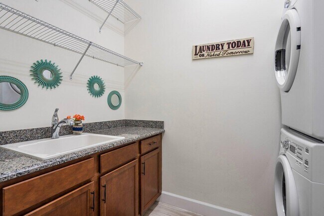 Building Photo - 15964 Whippoorwill Cir