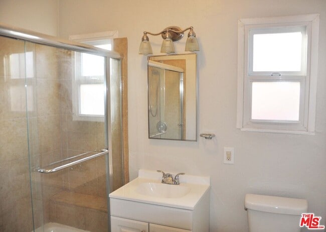 Building Photo - 1611 Ellsmere Ave