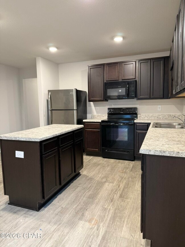 Building Photo - 125 Red Bay Rd